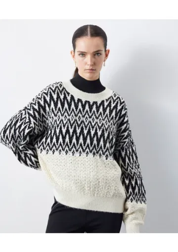 İpekyol Jakarlı Kazak resmi