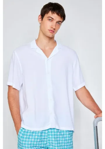 DeFacto Regular Fit Yazlık Apaş Yaka Viskon Basic Düz Kısa Kollu Beyaz Gömlek C4735AX24SM resmi